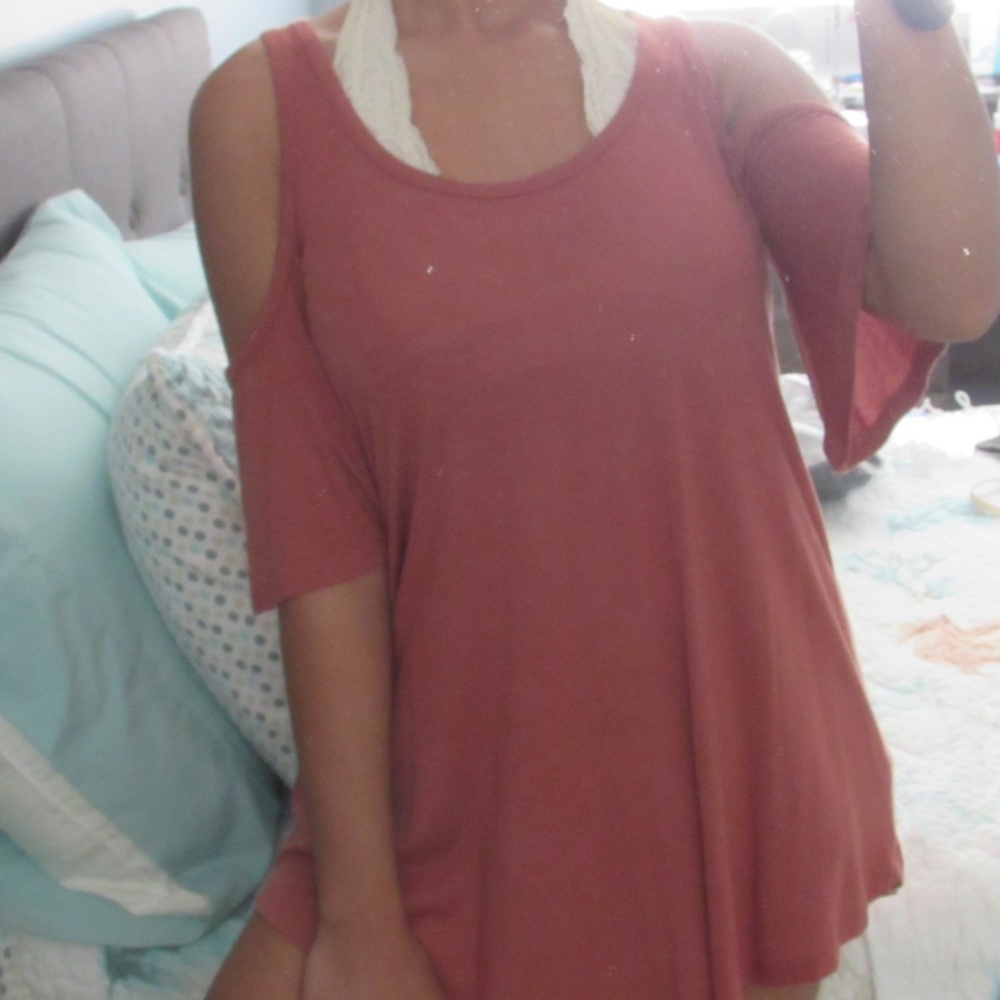 Flowy cut out shoulder top *SOLD*